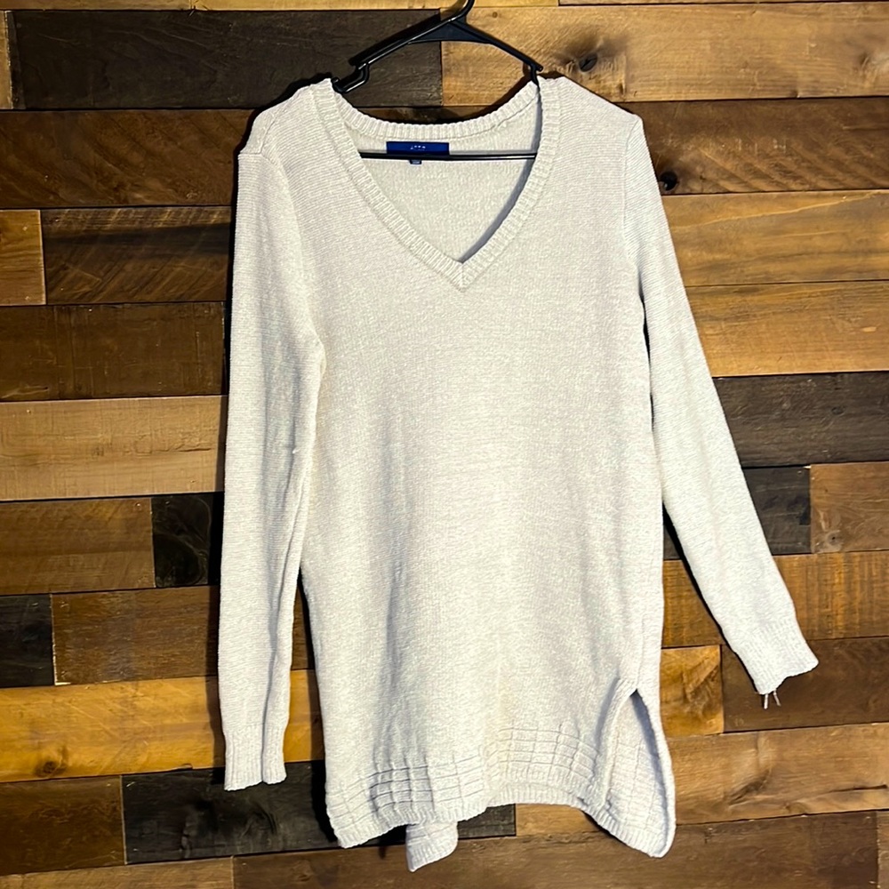 Grayish white sweater